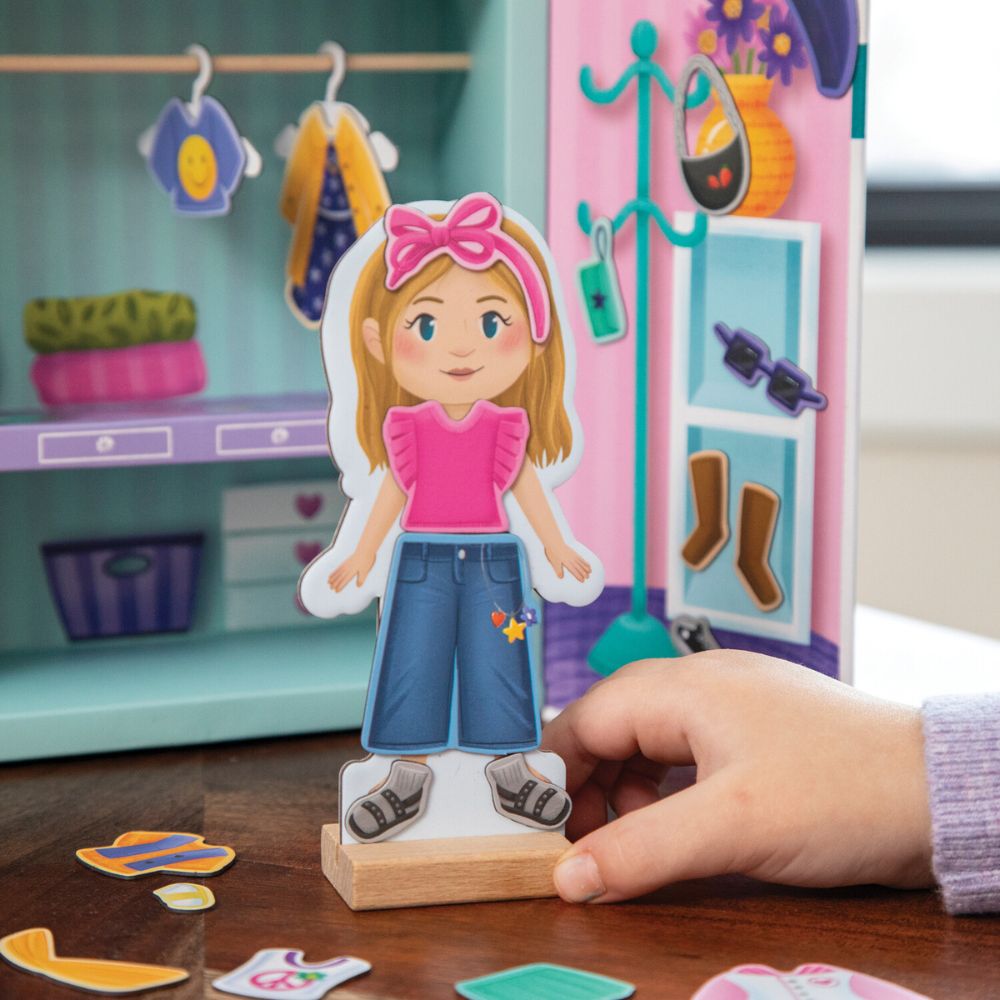 Peaceable Kingdom Magnetic Dress-up Fashion Friends