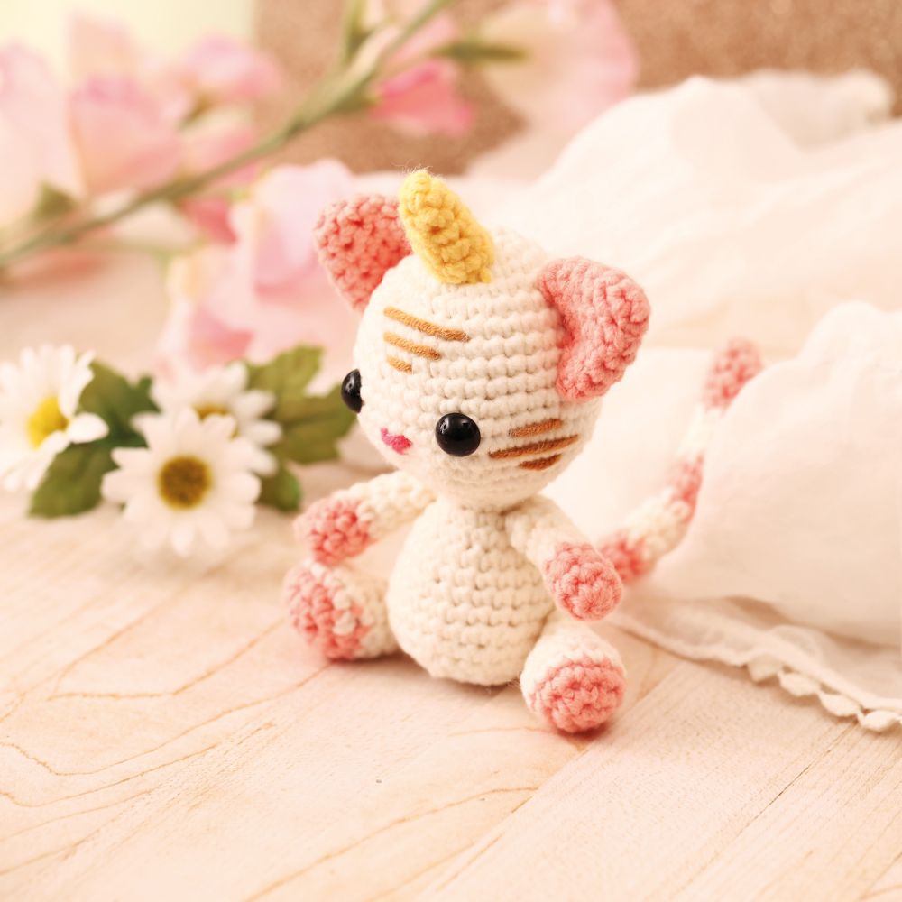 Graine Creative Amigurumi Crochet Kit – Caticorn 120mm