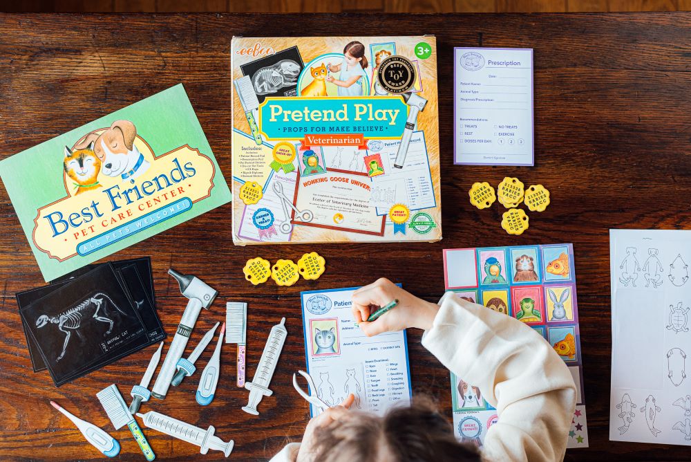 eeBoo Pretend Play - Veterinarian