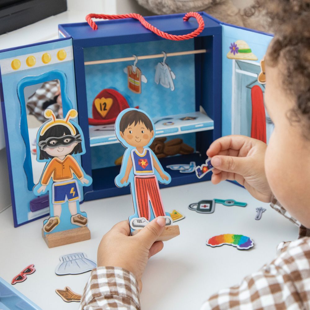 Peaceable Kingdom Magnetic Dress-up Playful Pretend Playset