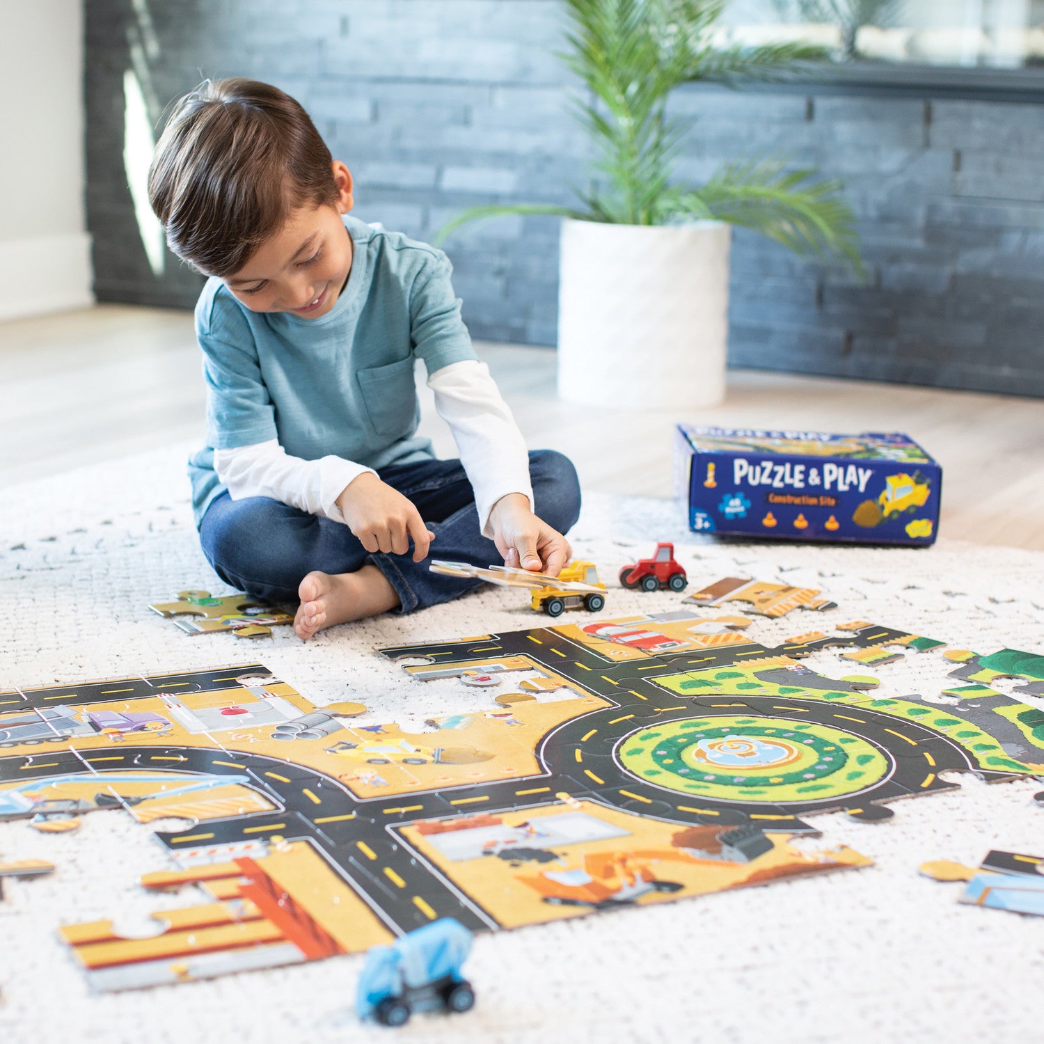 Peaceable Kingdom Puzzle & Play - Construction Site