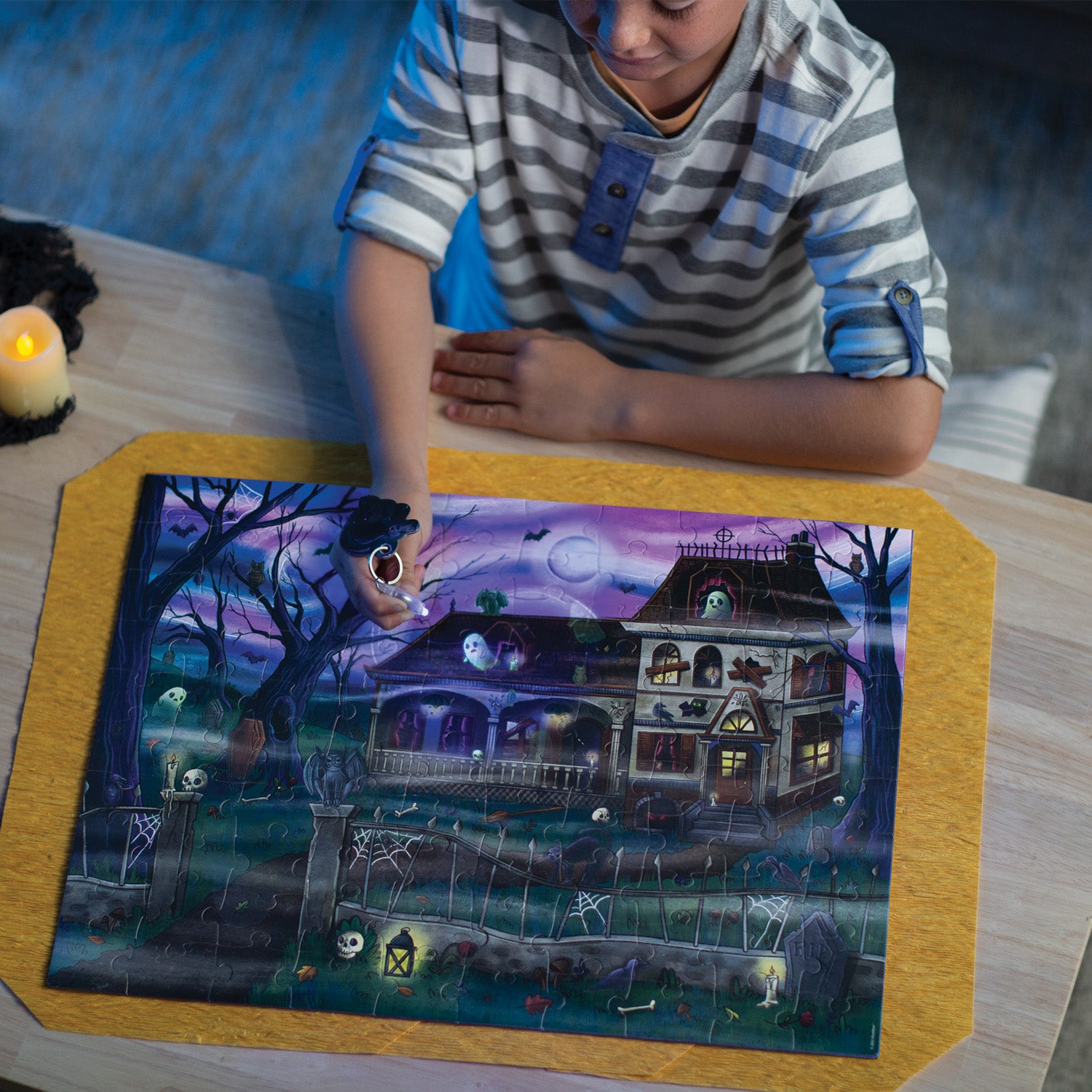 Peaceable Kingdom Ghosts in the Attic Glow Puzzle Game